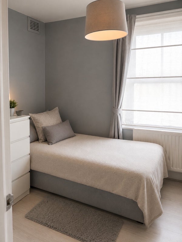 Room Stanlake Road in Greater London