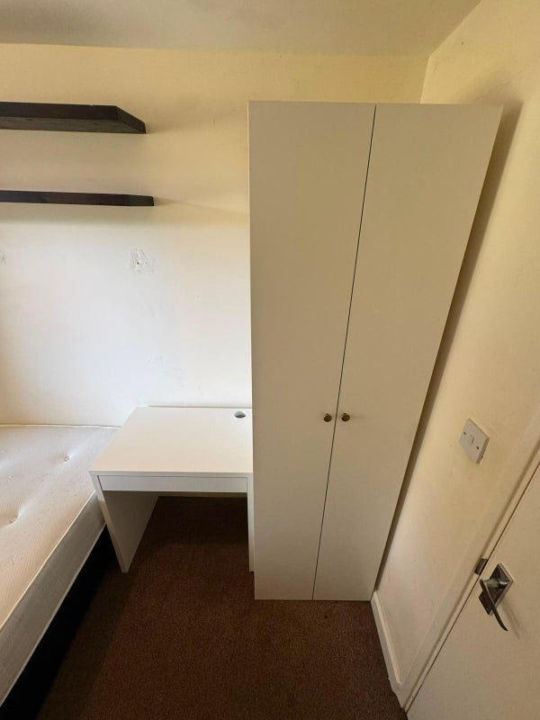 Room Roseberry Street in Greater London
