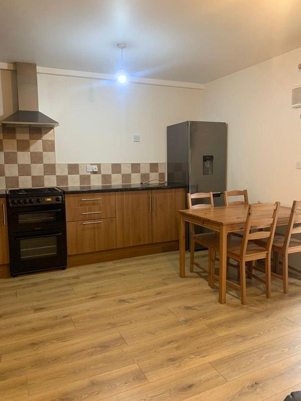 Room Roseberry Street in Greater London