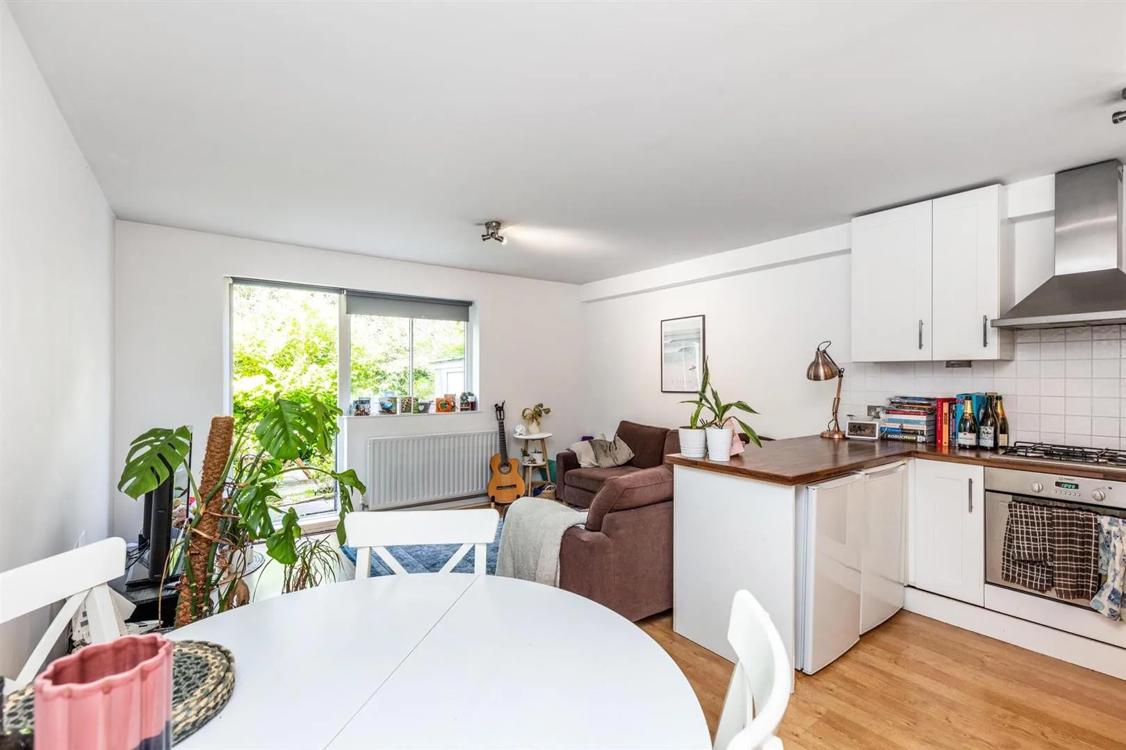 Flat Carlton Drive in Greater London