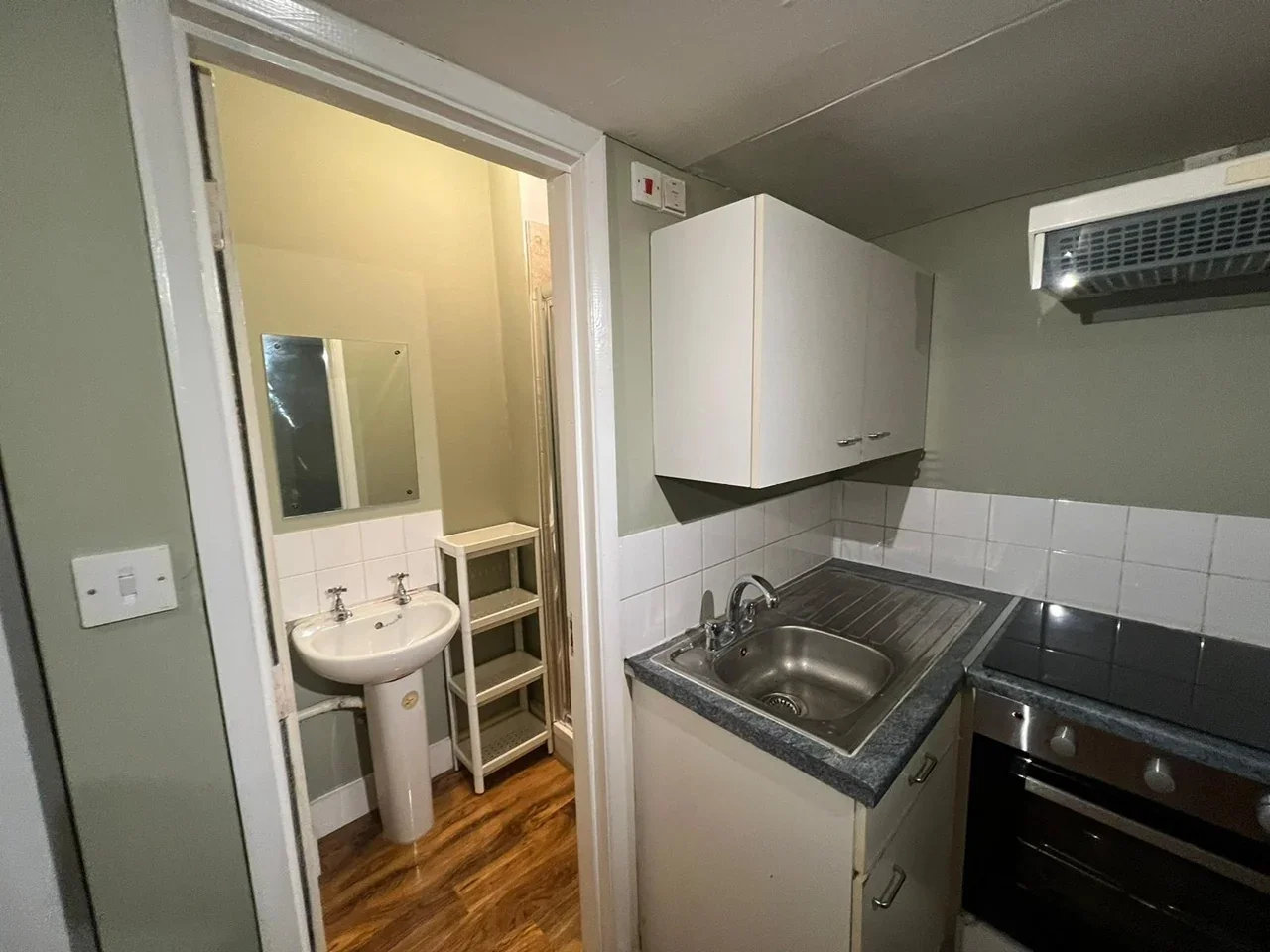 Room Hogarth Road in Greater London