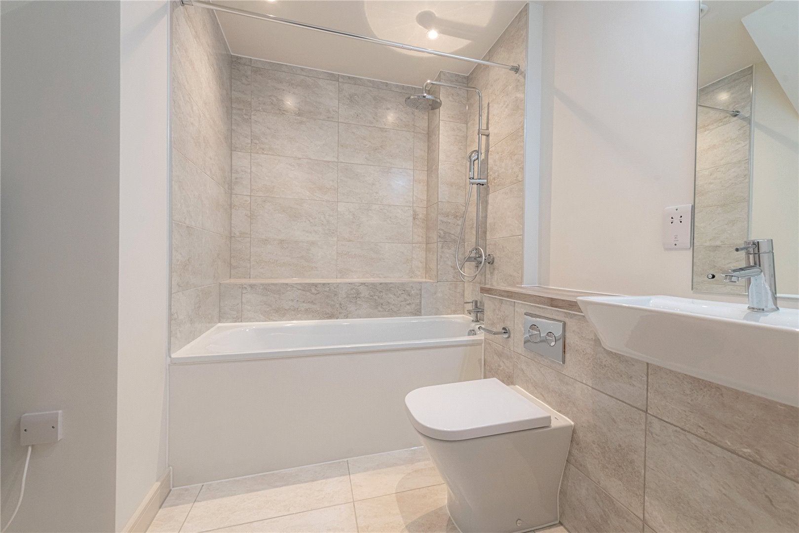 Flat Hewer Street in Greater London