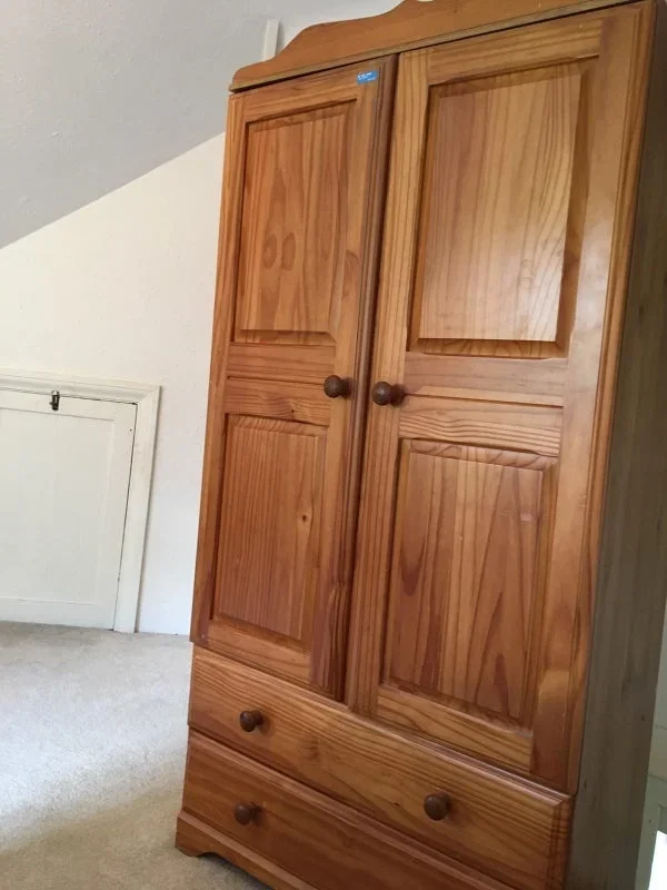 Room Sugden Road in Elmbridge
