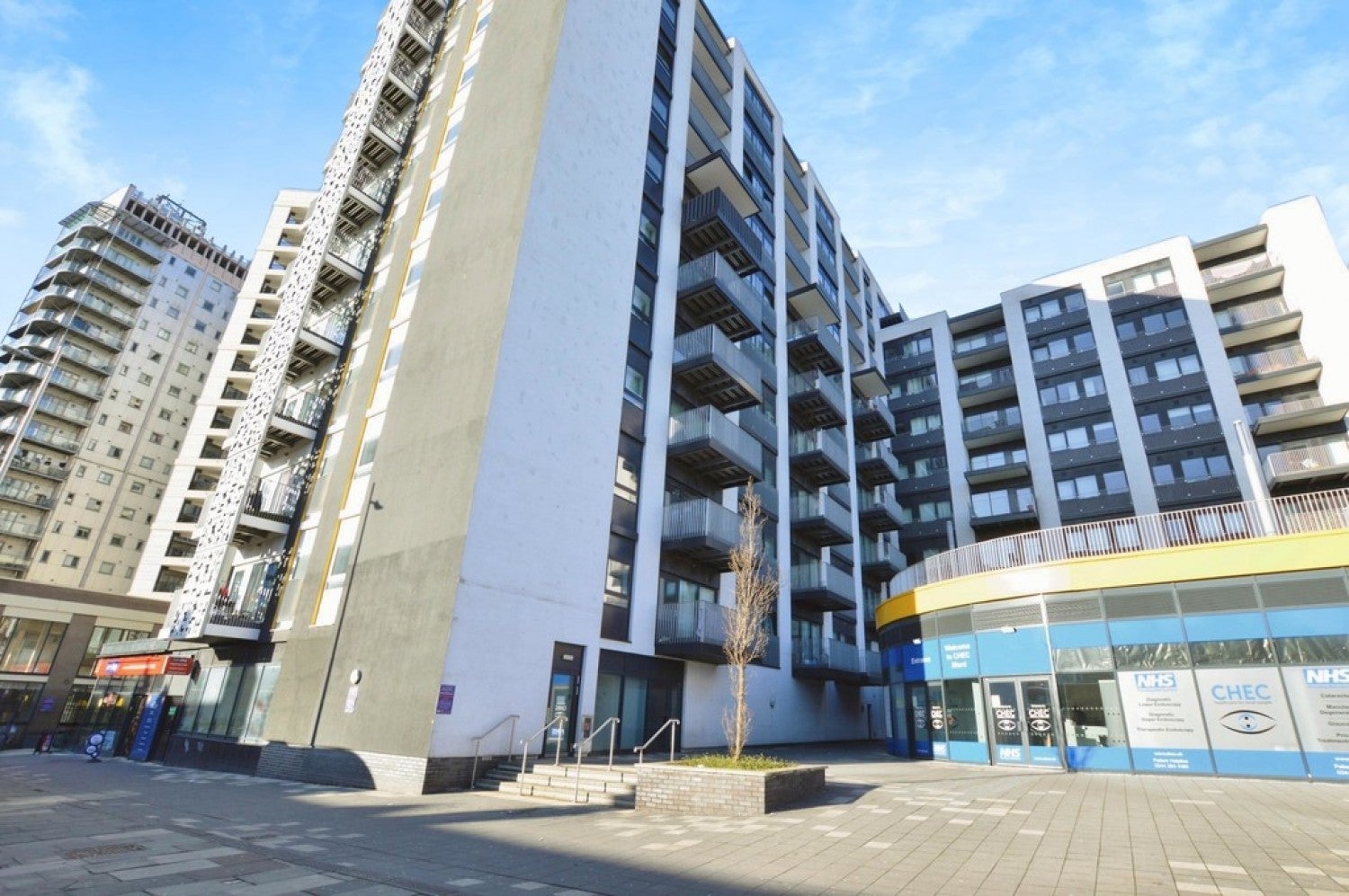 Flat Ilford Hill in Greater London