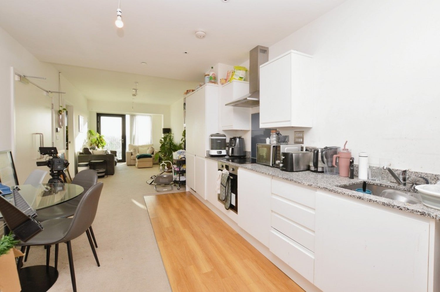 Flat Ilford Hill in Greater London