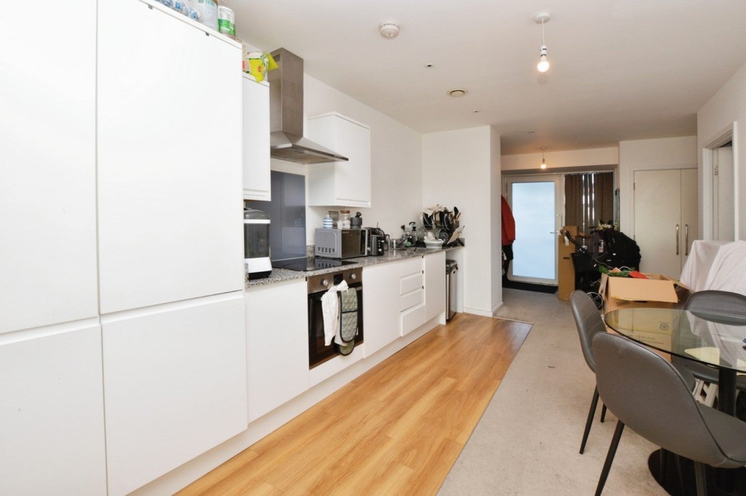 Flat Ilford Hill in Greater London