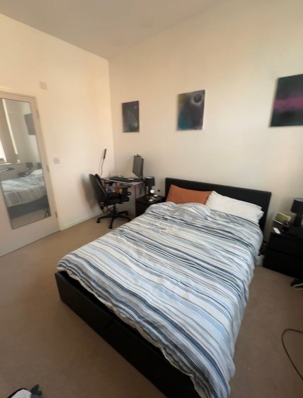 Room Hastings Road in Greater London