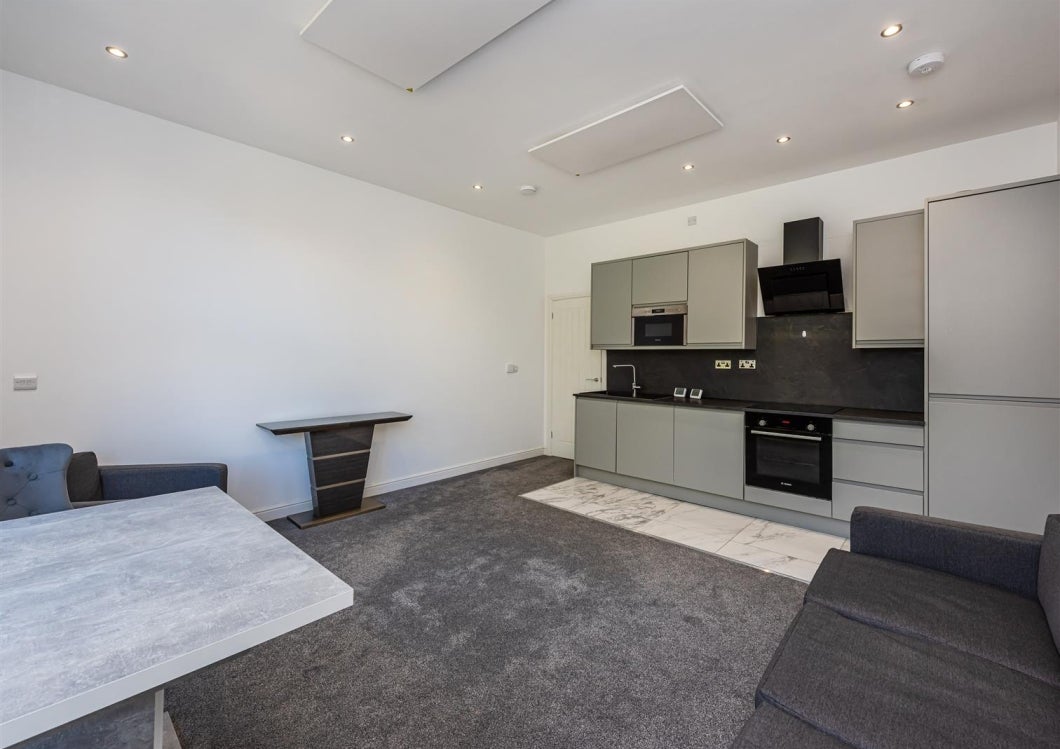 Flat Whitchurch Road in Cardiff County