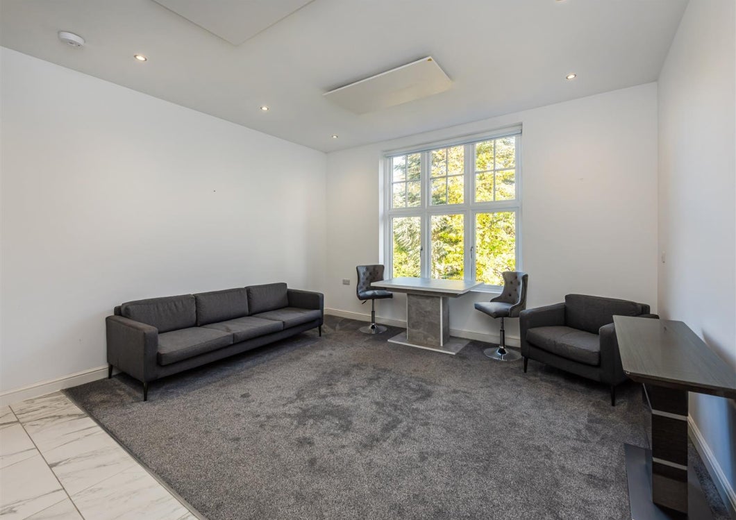 Flat Whitchurch Road in Cardiff County