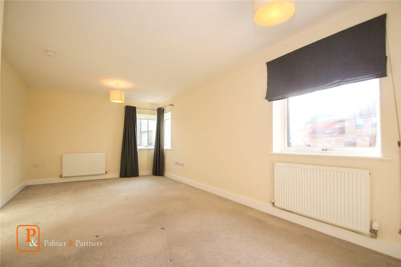 Flat Henry Swan Way in Colchester