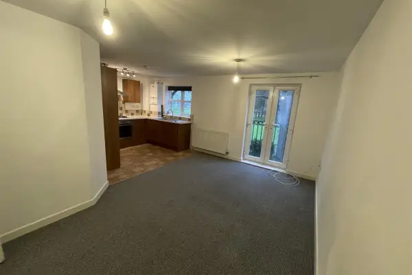 Flat Liddington Way in Sunnyside