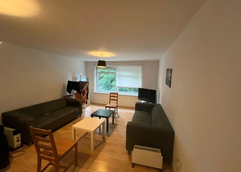 Room St Mungo Avenue in Glasgow
