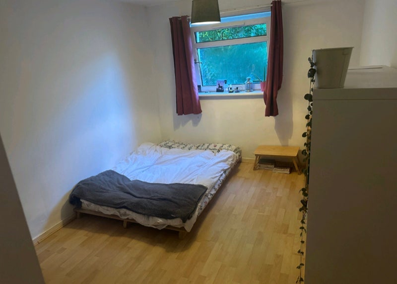 Room St Mungo Avenue in Glasgow