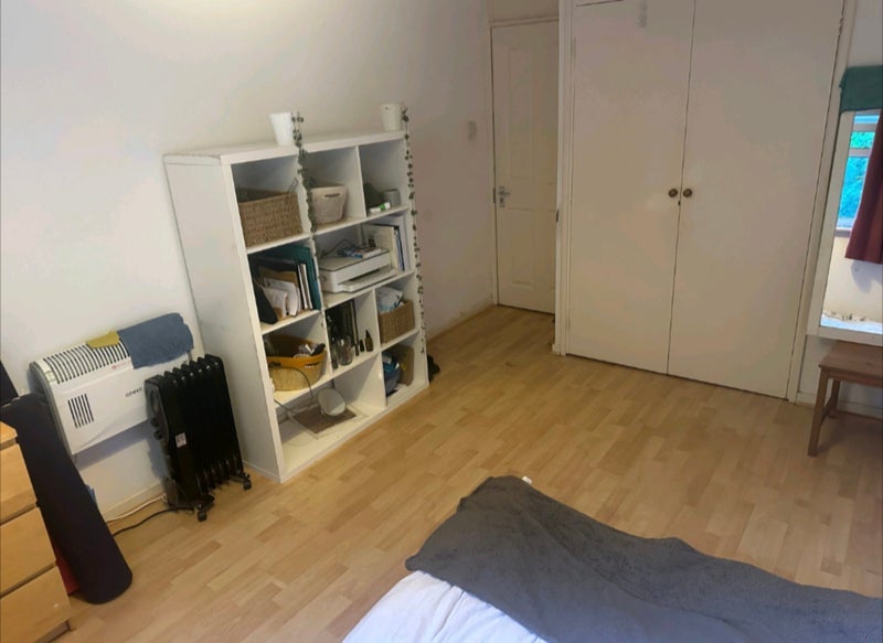 Room St Mungo Avenue in Glasgow