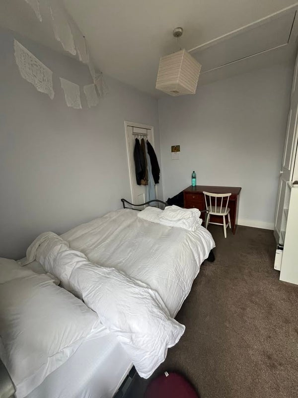Room Dowlas Street in Greater London