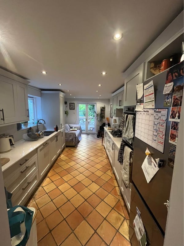 Room Dowlas Street in Greater London