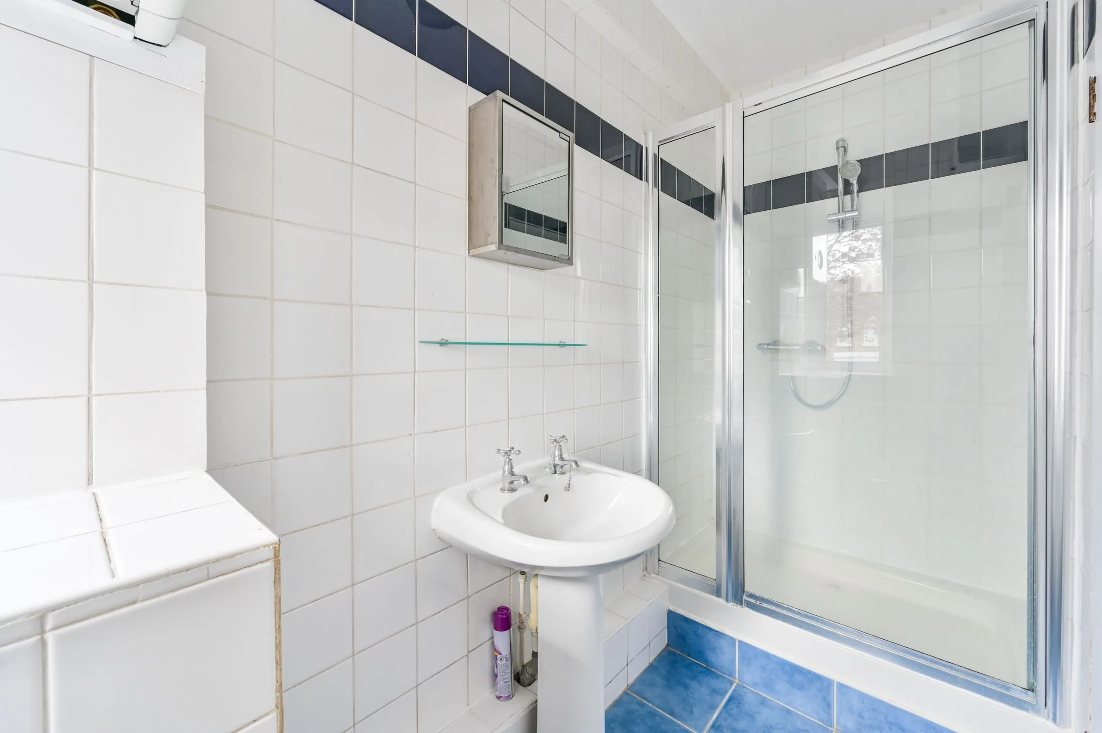 Flat Brewster Gardens in Greater London