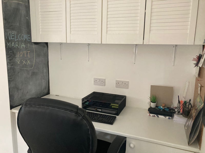 Flat Pancras Way in Greater London