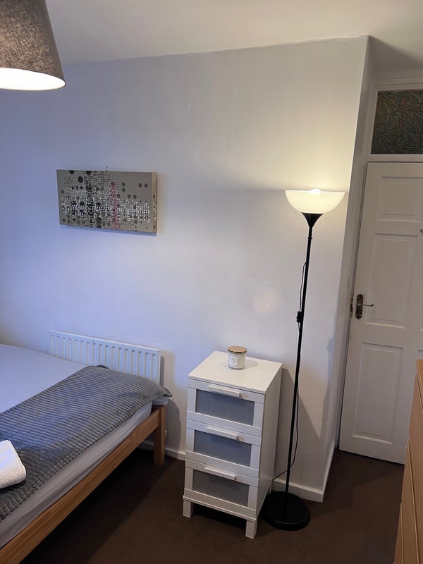 Room Bolingbroke Walk in Greater London