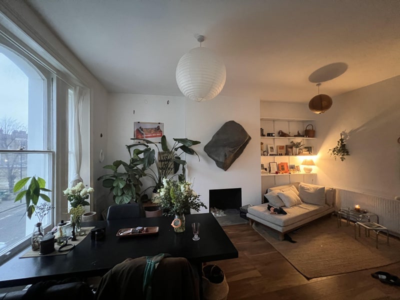 Flat Caversham Road in Greater London
