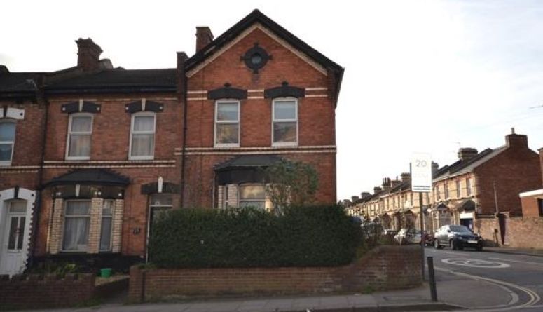 Flat Pinhoe Road in Exeter