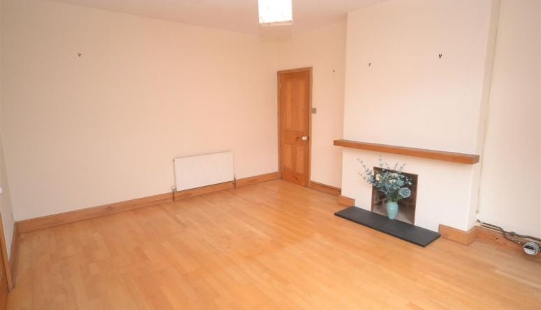 Flat Pinhoe Road in Exeter