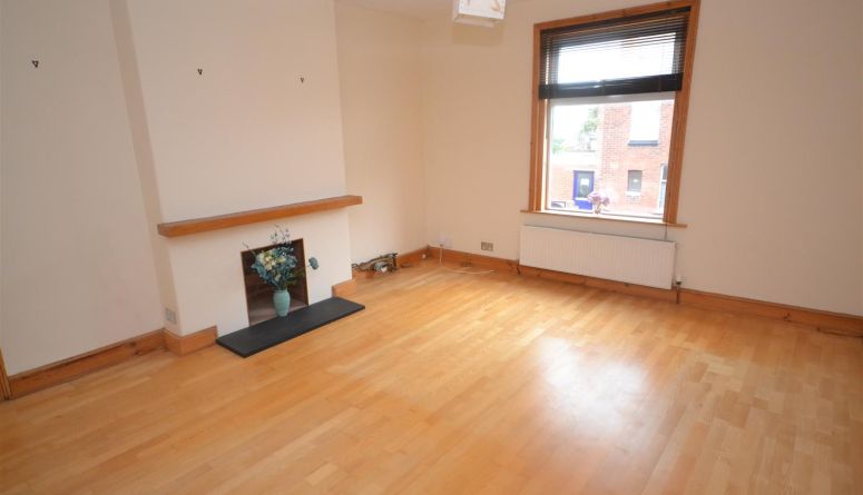 Flat Pinhoe Road in Exeter