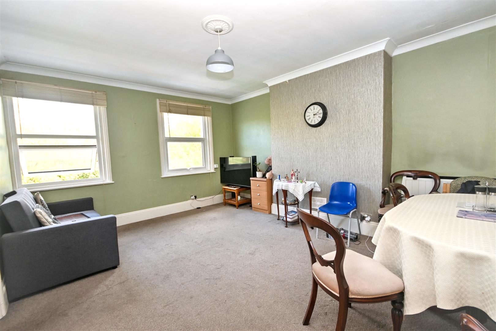 Flat Upperton Gardens in Eastbourne