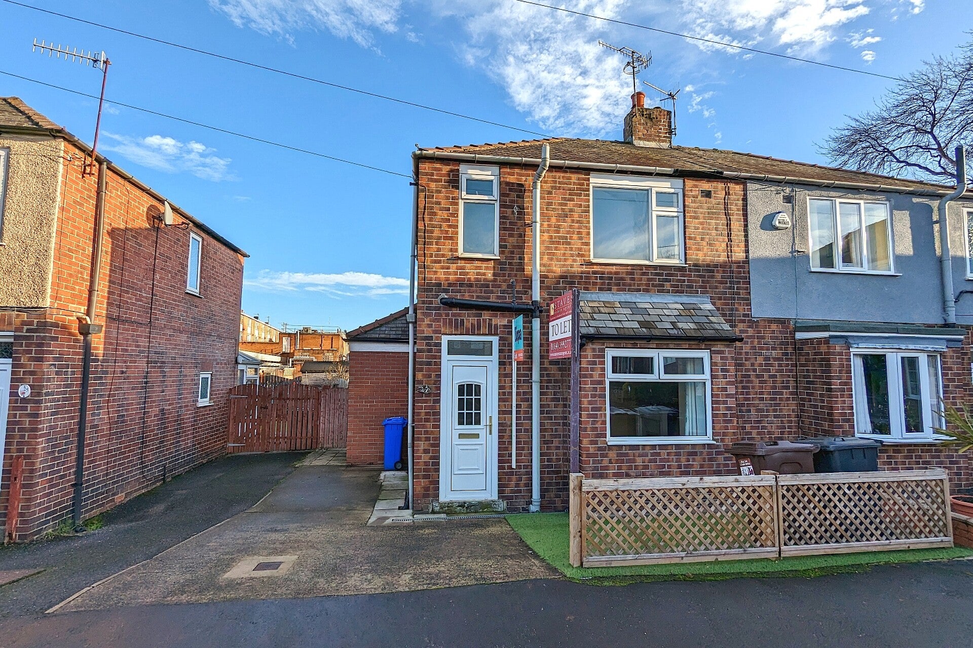House Rosedale Gardens in Thatcham