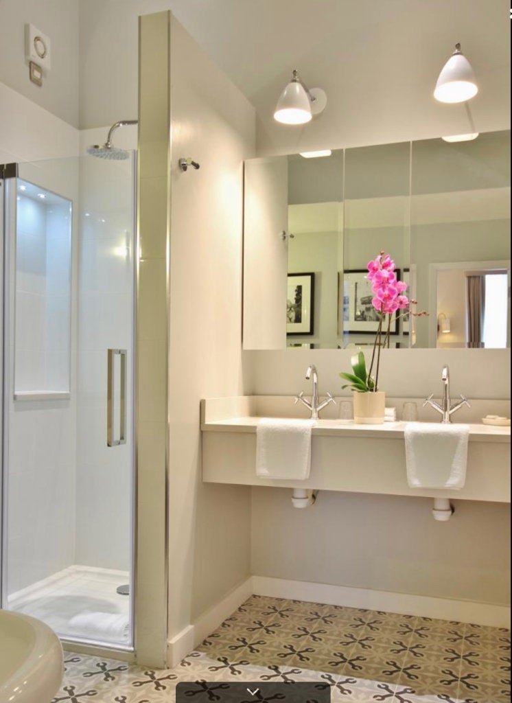 Flat Hertford Street in City of Westminster