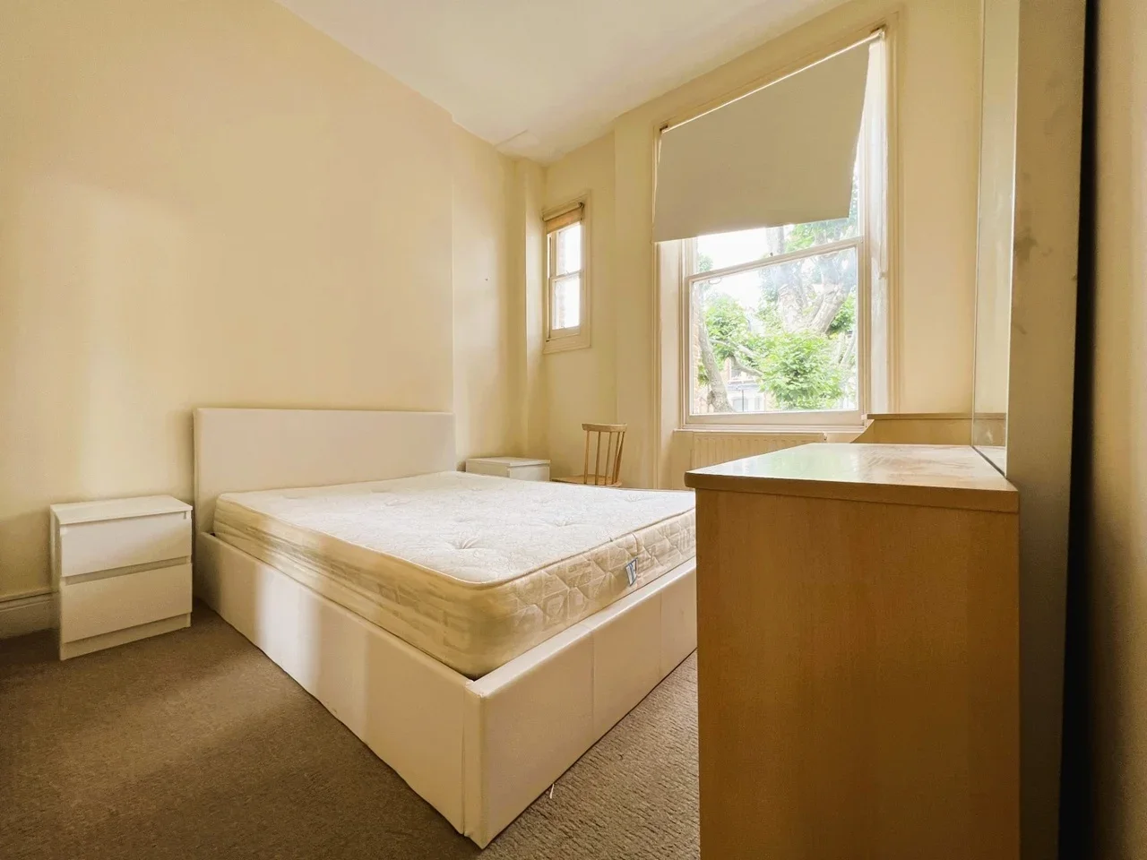 Flat Elgin Avenue in City of Westminster