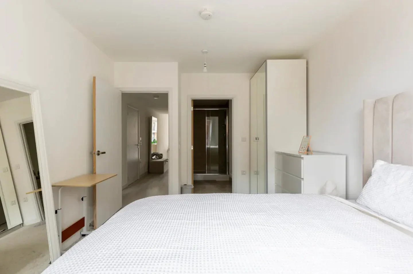 Flat Prince Regent Road in Greater London
