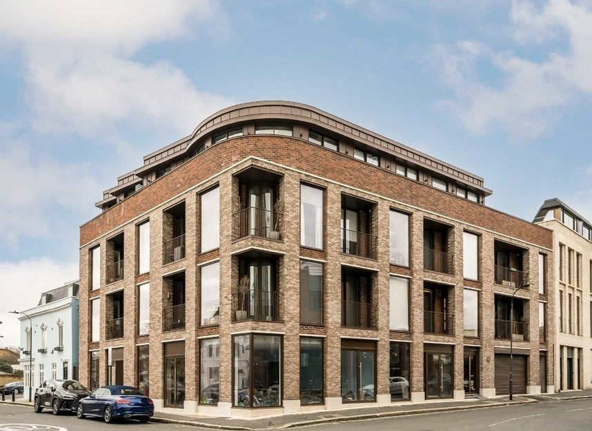 Flat Edith Row in Greater London