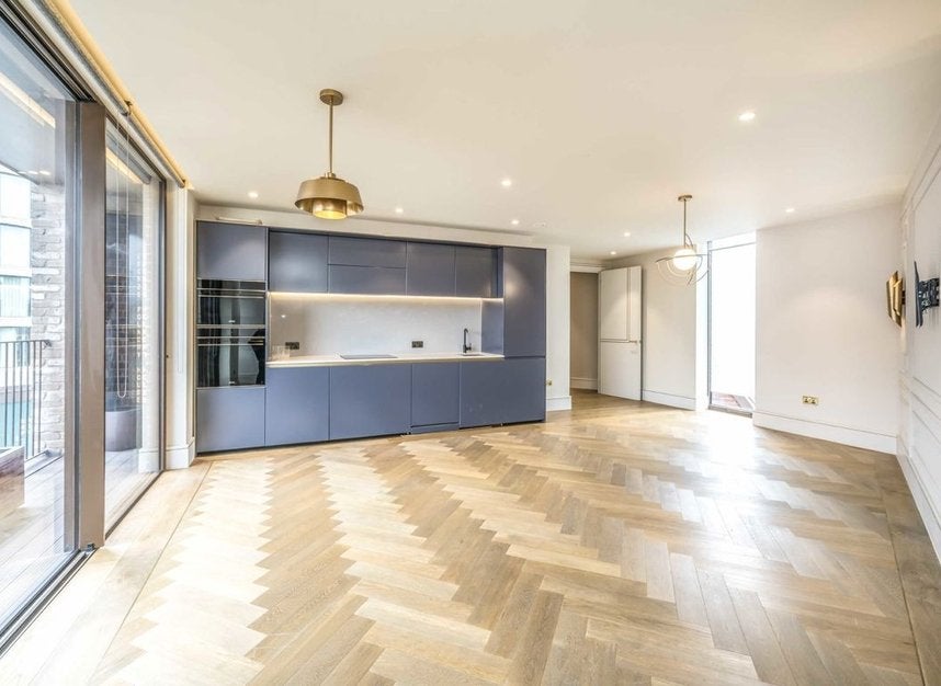 Flat Edith Row in Greater London