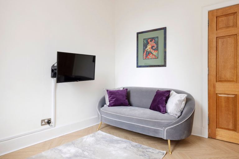 Flat Morrison Street in City of Edinburgh