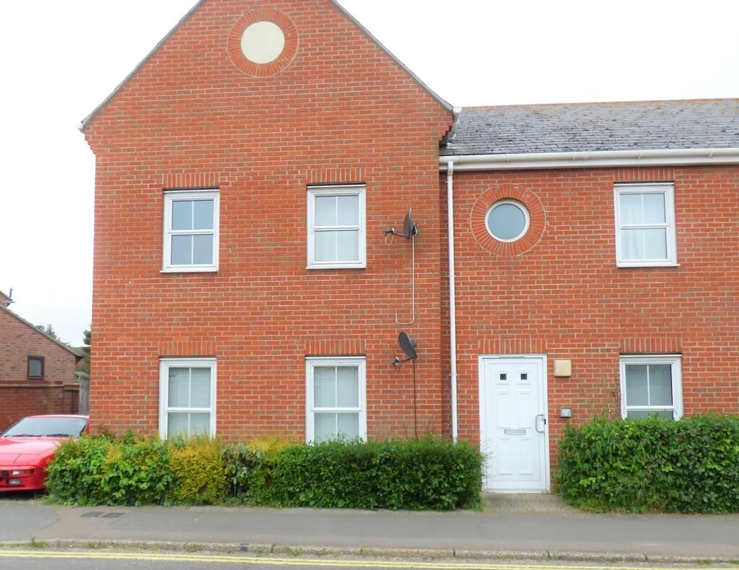 Flat Riverdale Court in East Suffolk