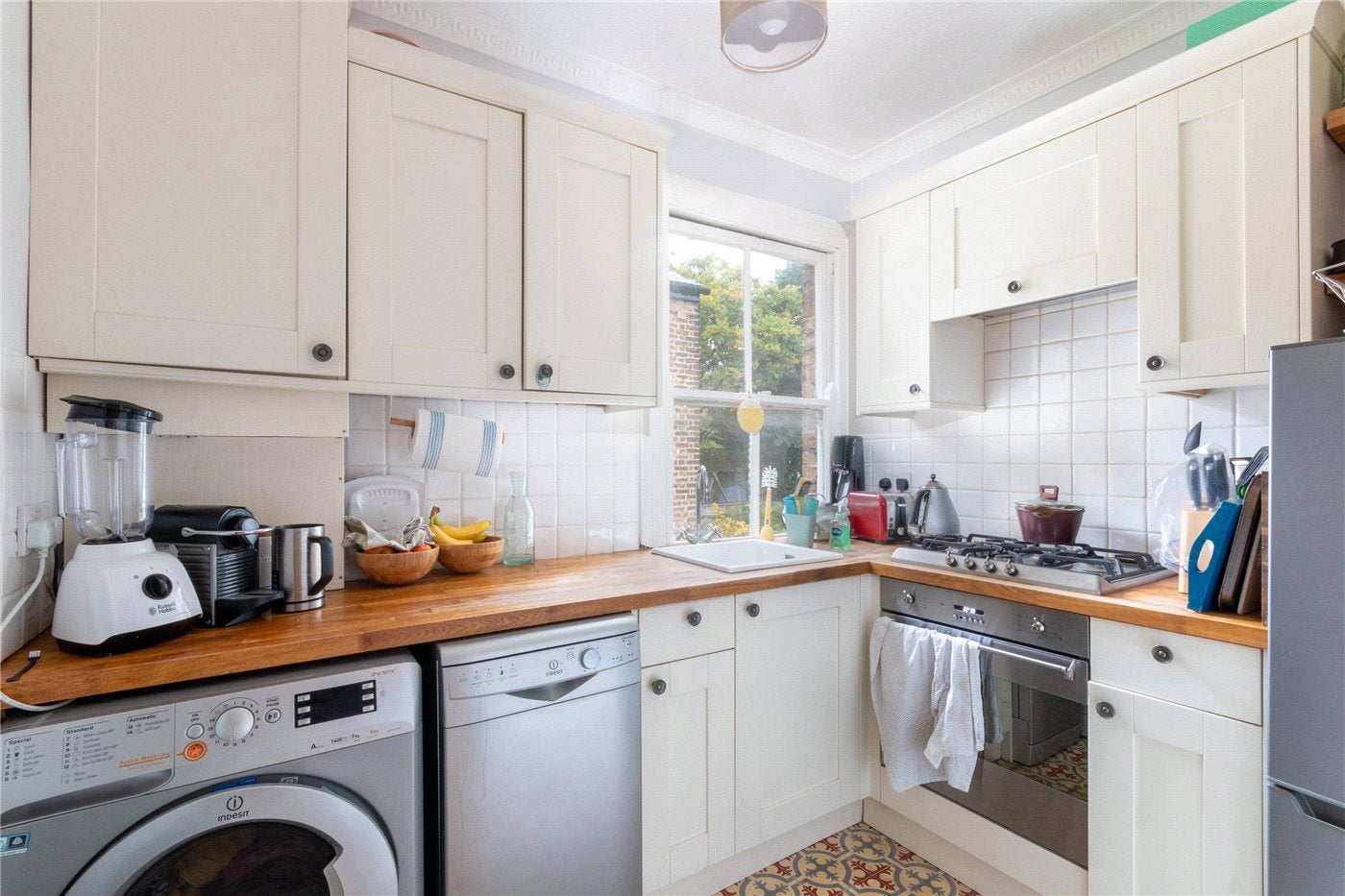 Flat Casewick Road in Greater London