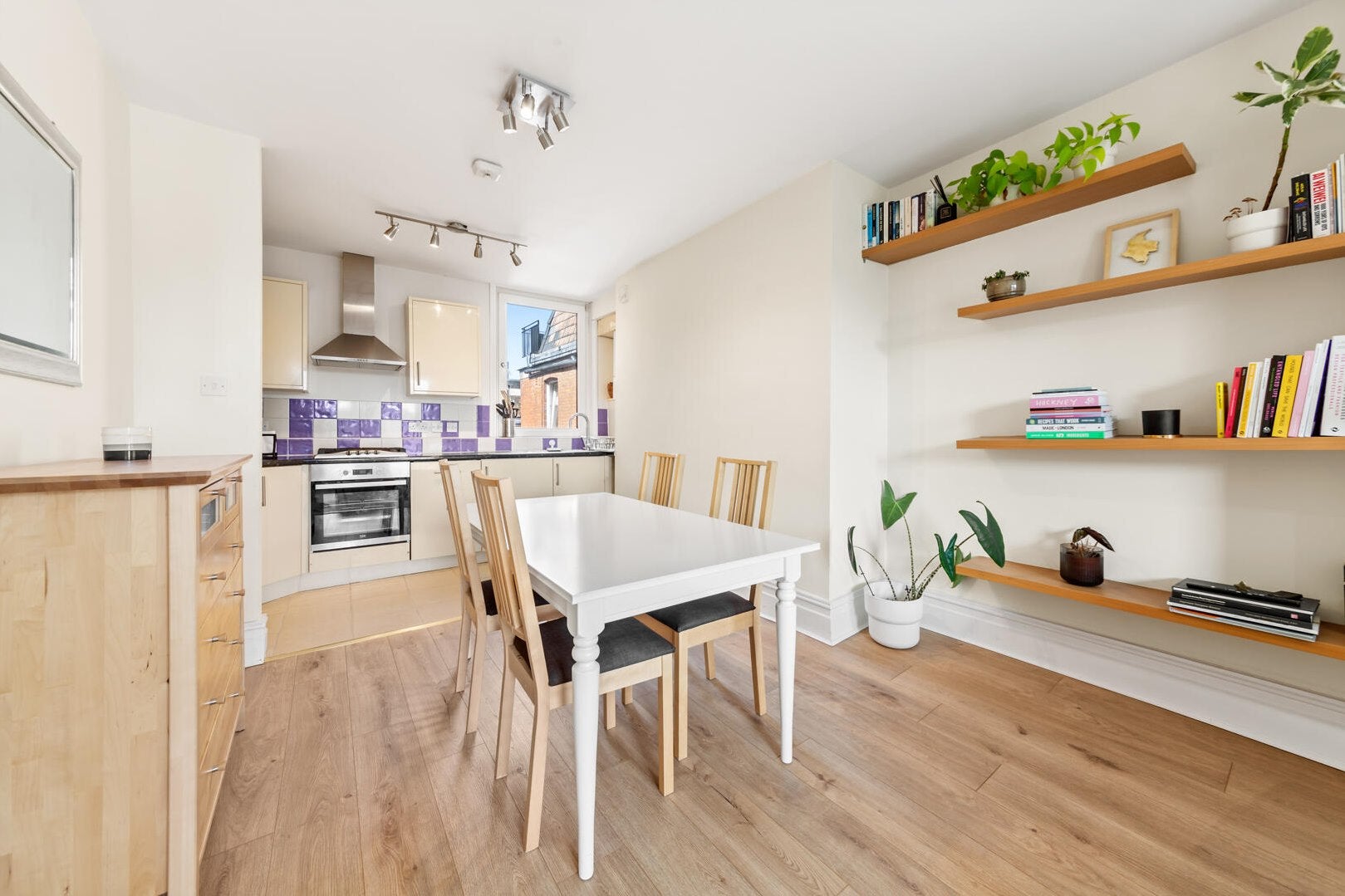 Flat Lawrence Street in Greater London