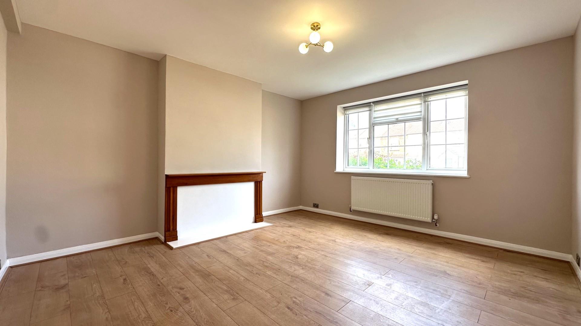 Flat Hoe Lane in Greater London