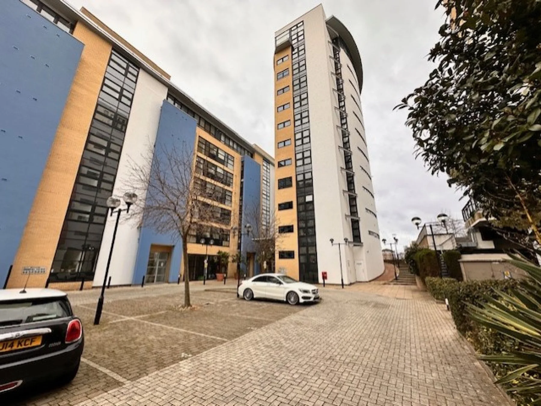 Flat Westferry Road in Greater London