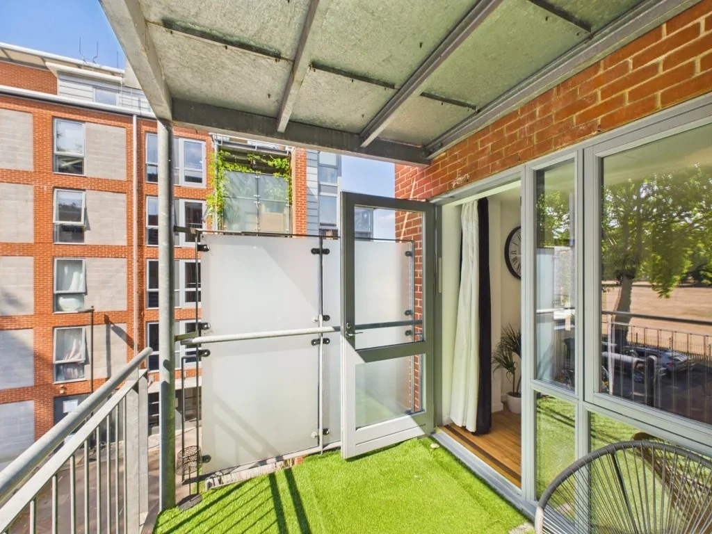 Flat Southwold Road in Greater London