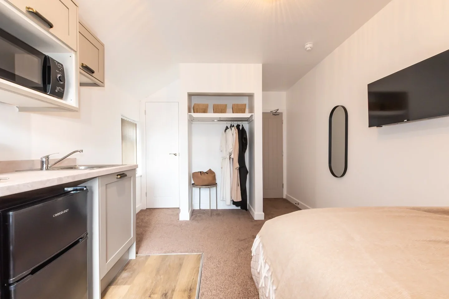Room Vicarage Avenue in Derby