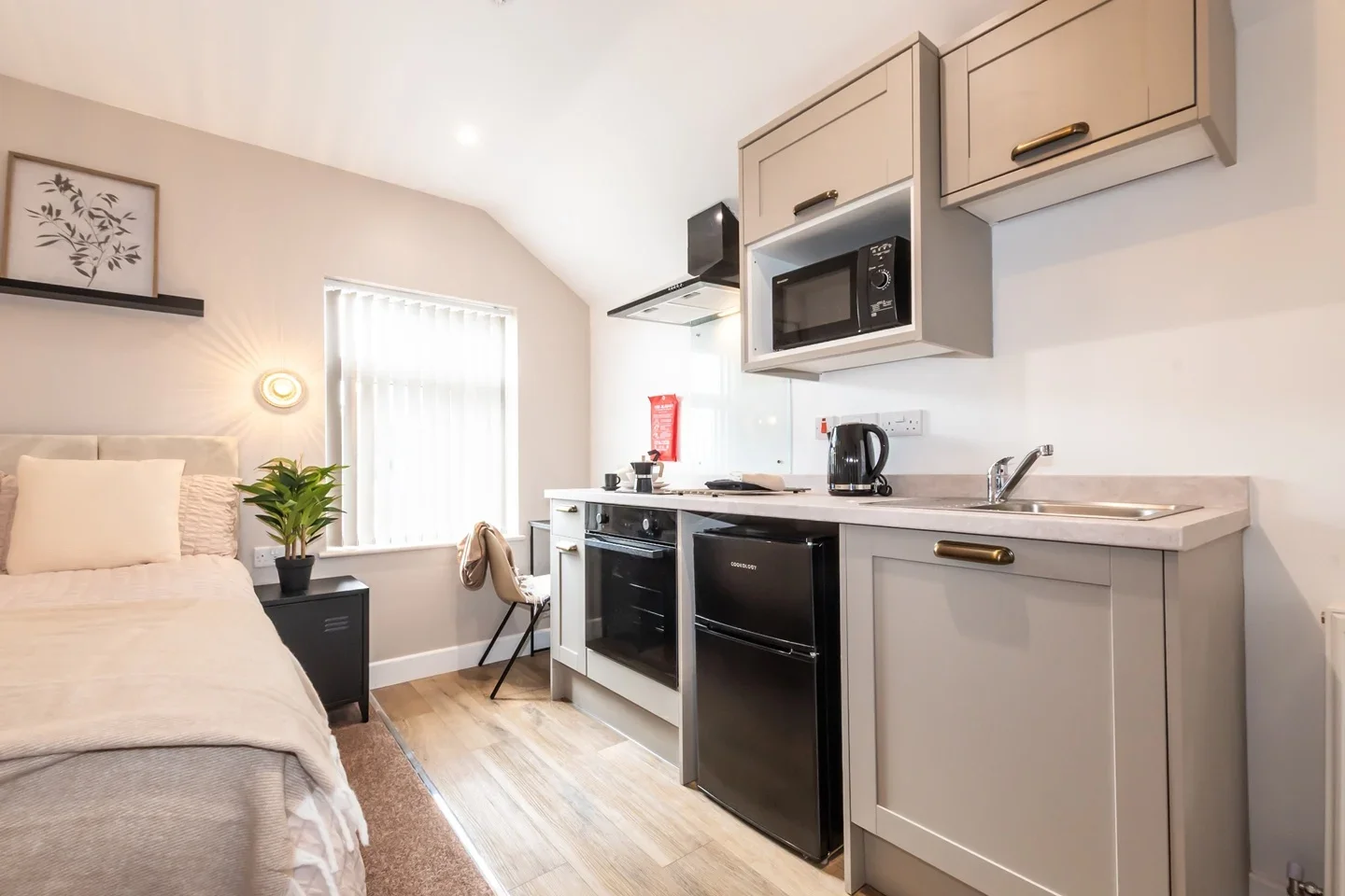 Room Vicarage Avenue in Derby