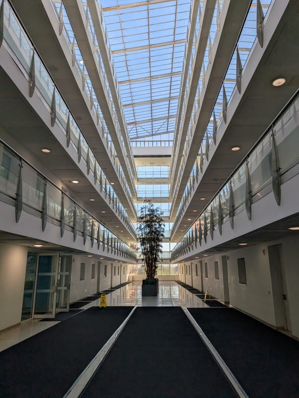Flat Skypark Road in Bristol