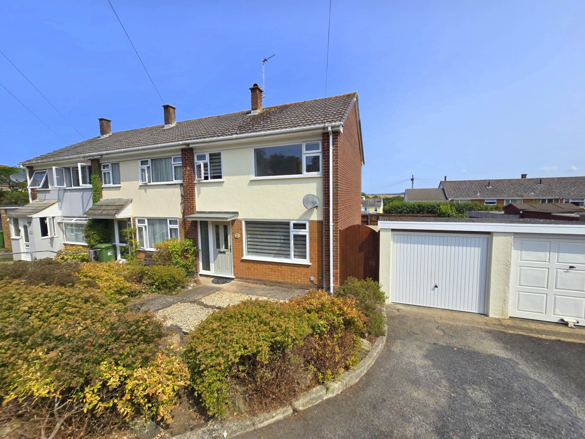 House Ochil Close in Torridge District