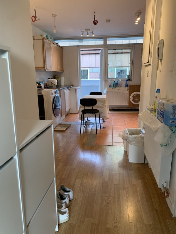 Room Middlesex Street in Greater London