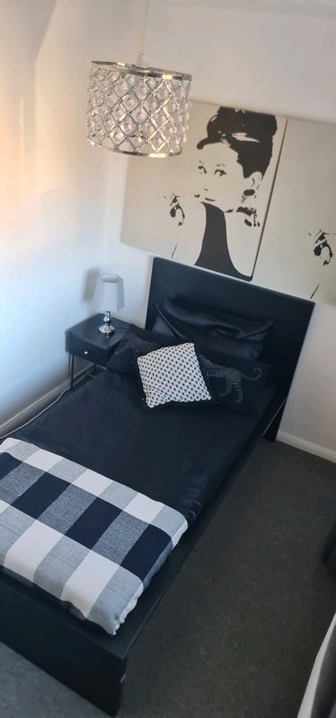 Room Cornfield Close in Bristol