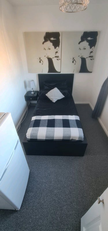 Room Cornfield Close in Bristol
