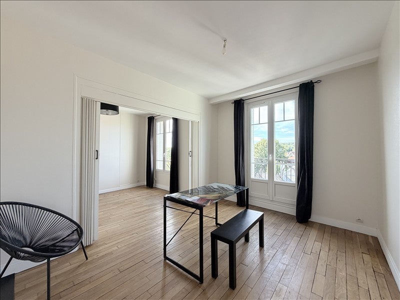 Flat Rue de Toulon in Garches