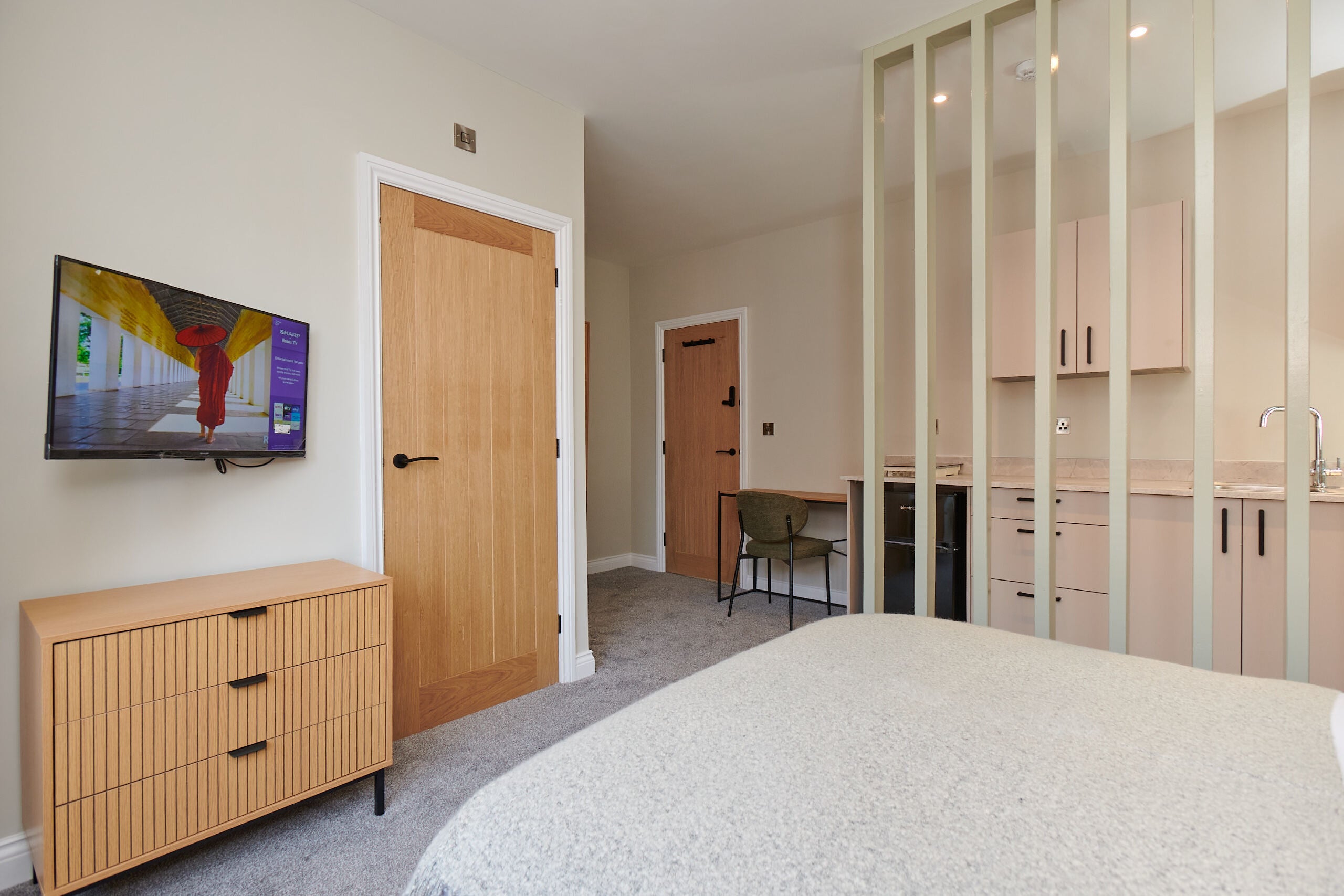 Room Hope Drive in Nottingham
